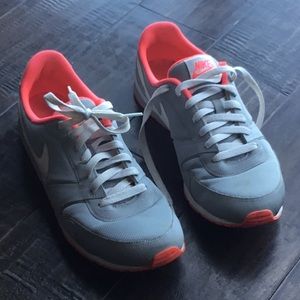 Nike Tennis Shoes ~ Grey & Neon Coral sz 11